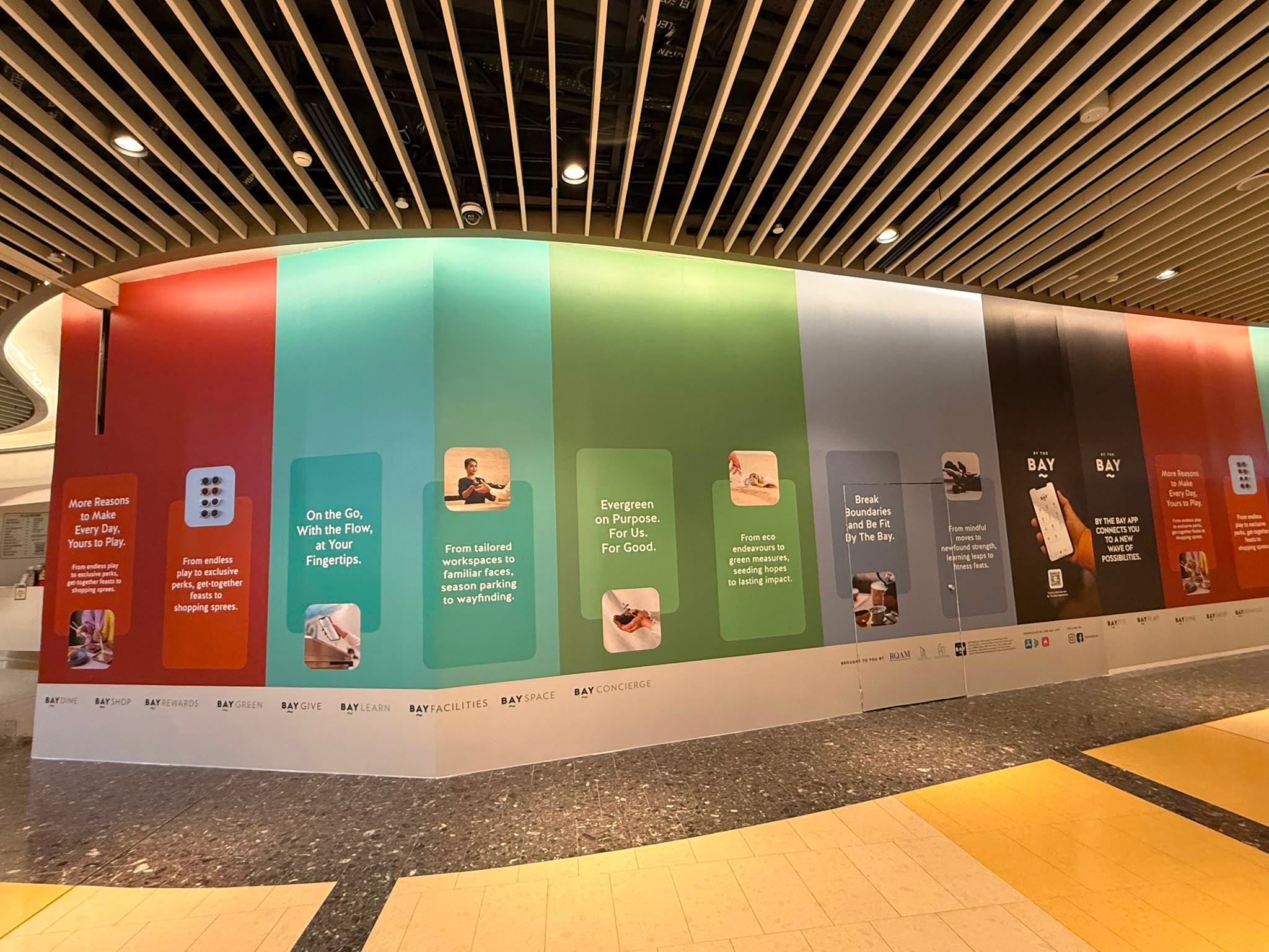 Curved wall graphics